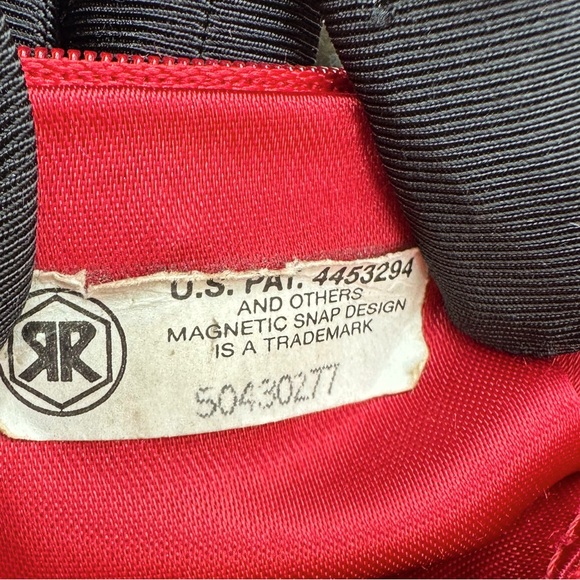 Authentic Bally Red Woven & Pebbled Leather Shoulder Bag - Picture 11 of 16